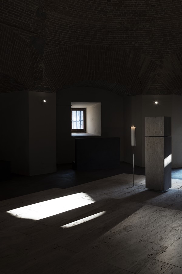 Il miracolo della luce, che occhieggia nell’ombra. (foto Stéphane Giraudeau)