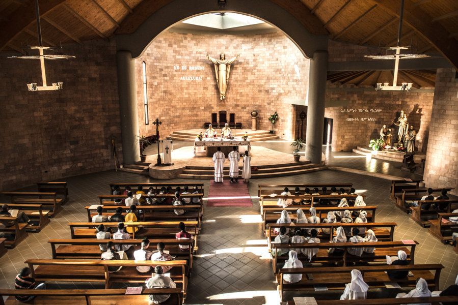 S. Maria Ausiliatrice, Adua. Vista interna della chiesa. (Foto Carolina Paltrnieri)