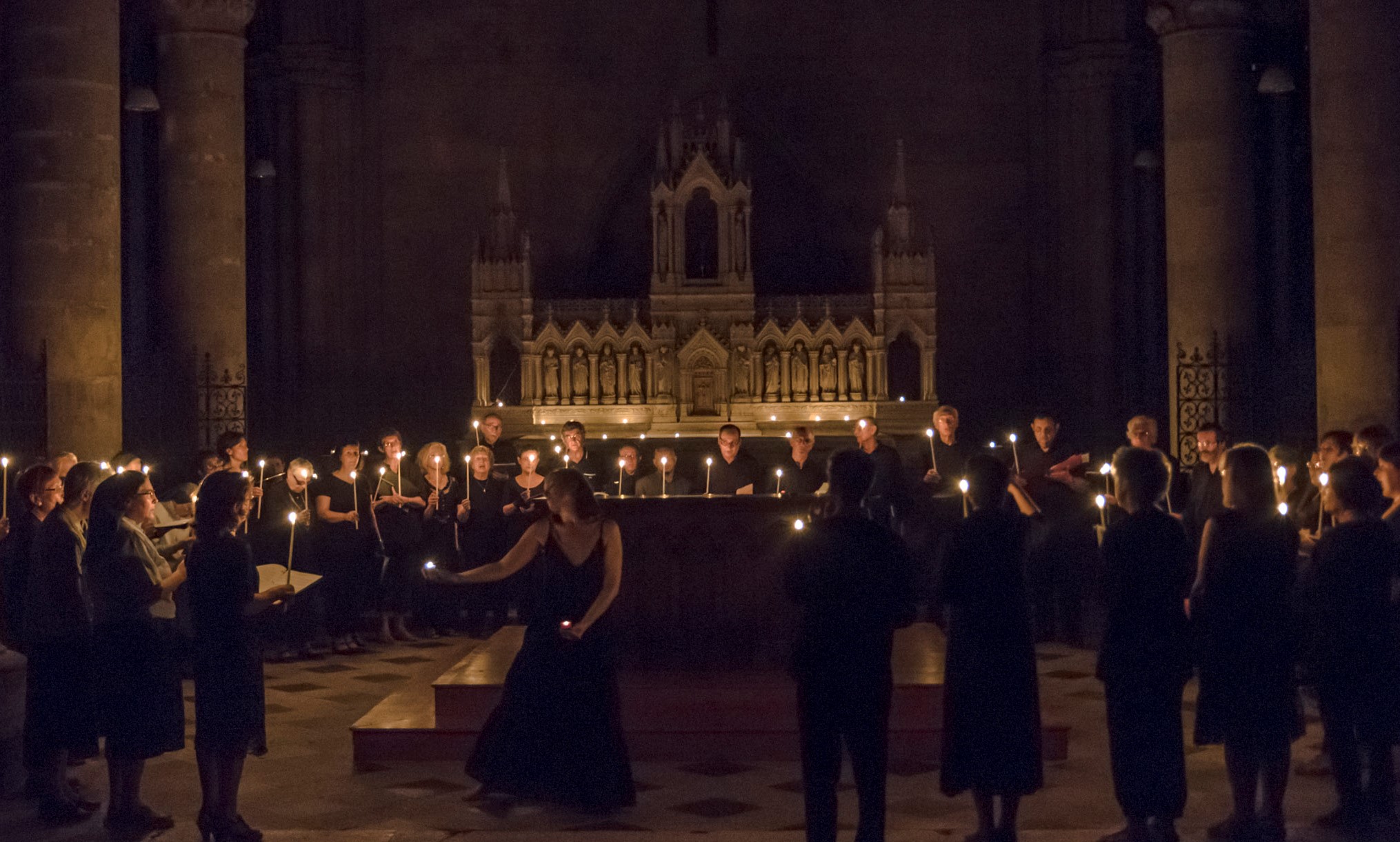 La nuit des églises a St Julien de Tours, 2012. Celebrazione danzante nella notte.