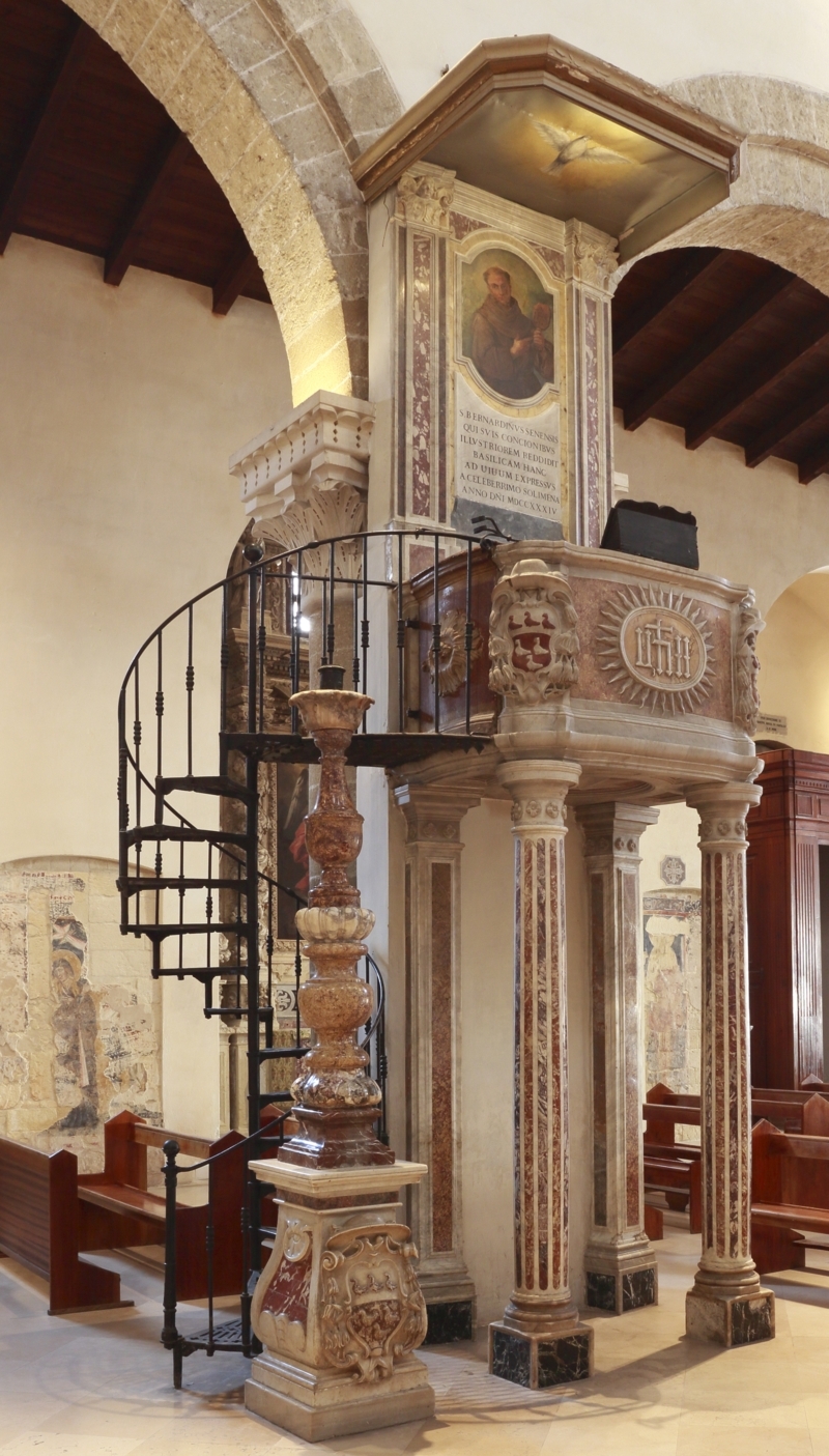 Il pulpito. Foto Aristide Mazzarella